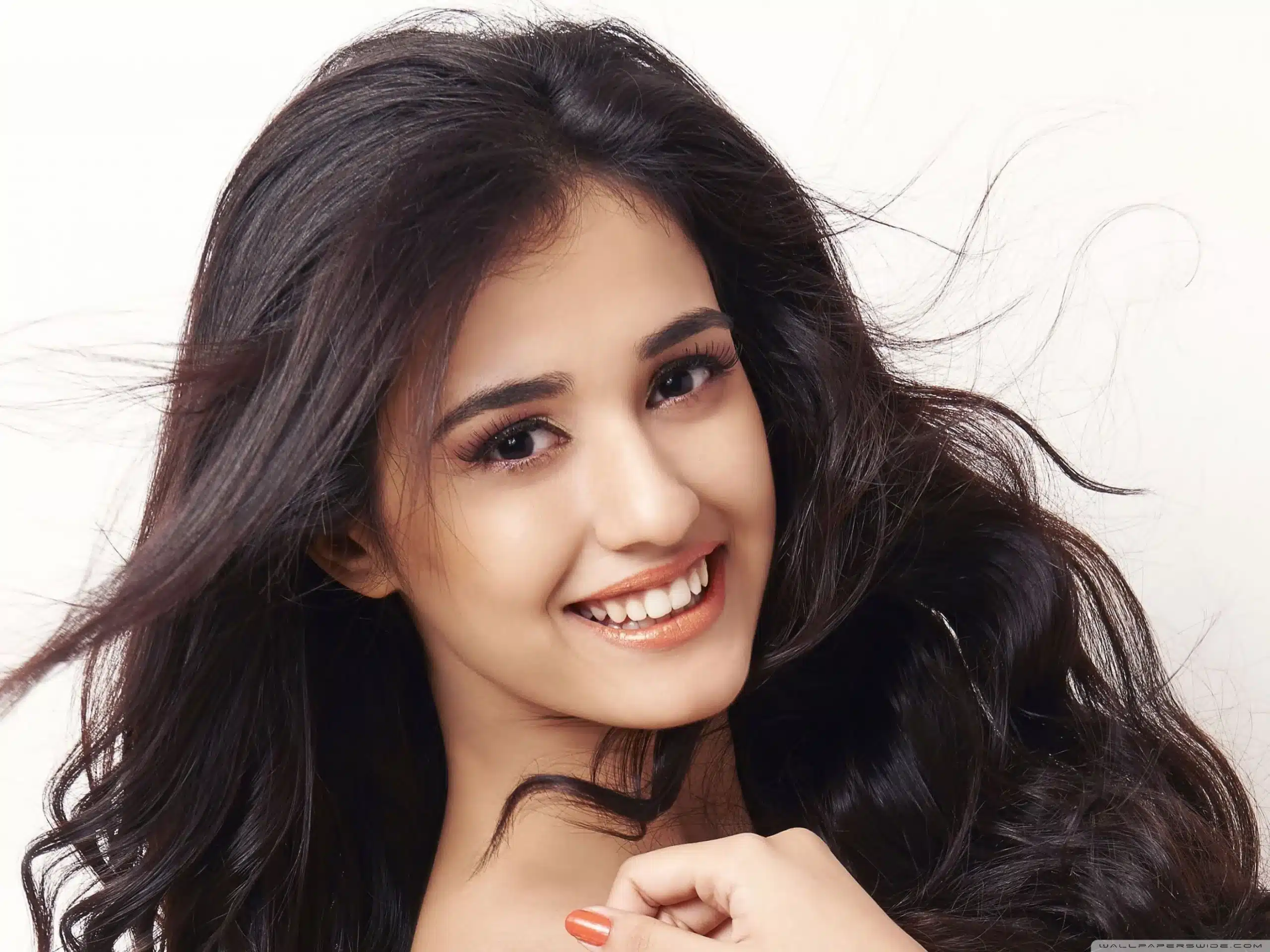 Shayari on Smile in Hindi | स्माइल पर शायरी